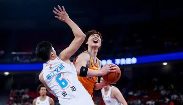 1735143091915014873.png 开云平台-【早报】欢庆圣诞,NBA“春晚”一触即发!