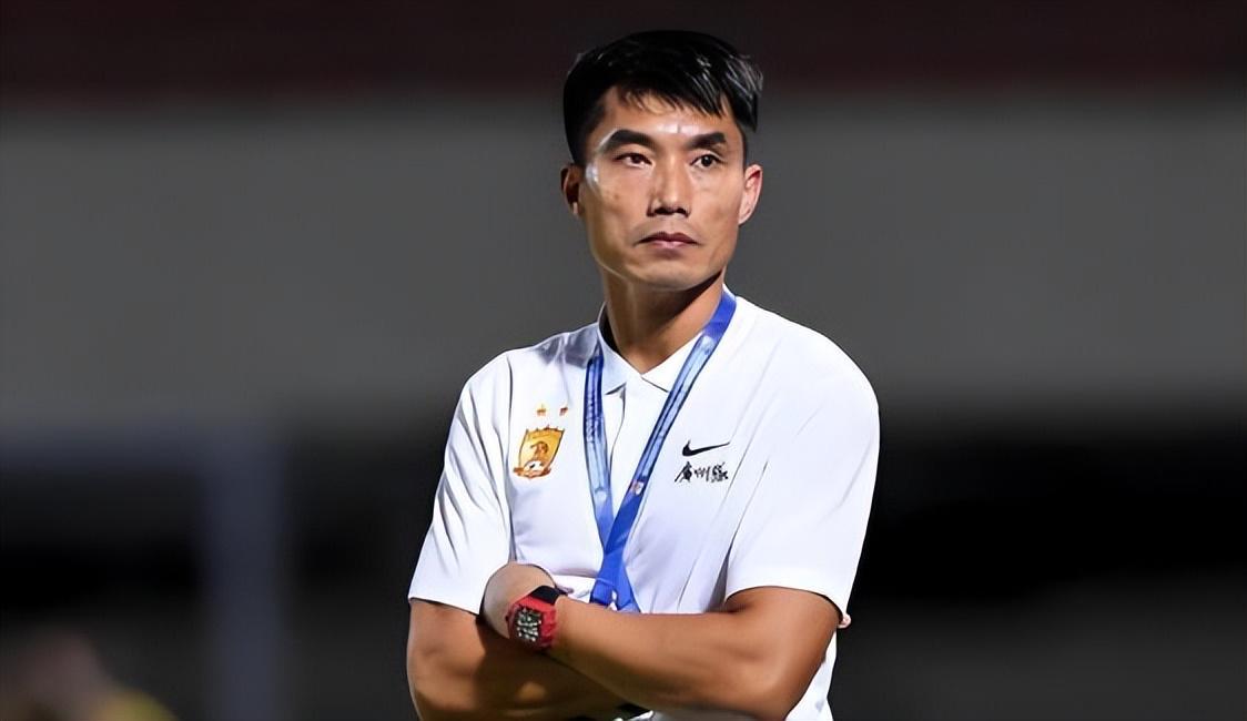 kaiyun-郑智本赛季带领青岛西海岸的成绩，能否超越邵佳一，引发热议