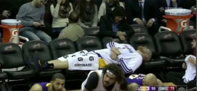 太太惨了！勇士紧急签32+12中锋！1天连伤3人！库里被迫带伤临时上阵！