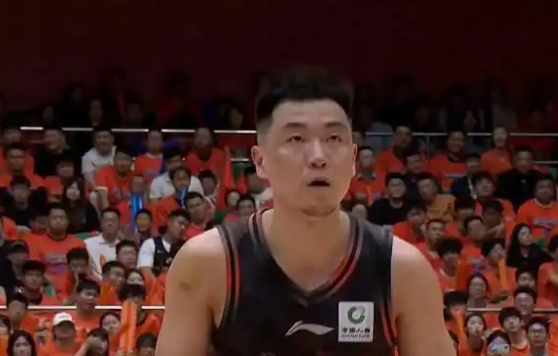 开云科技-28分惨败!山东男篮0比2遭淘汰,双外援挂零,全队无斗志潦草收官