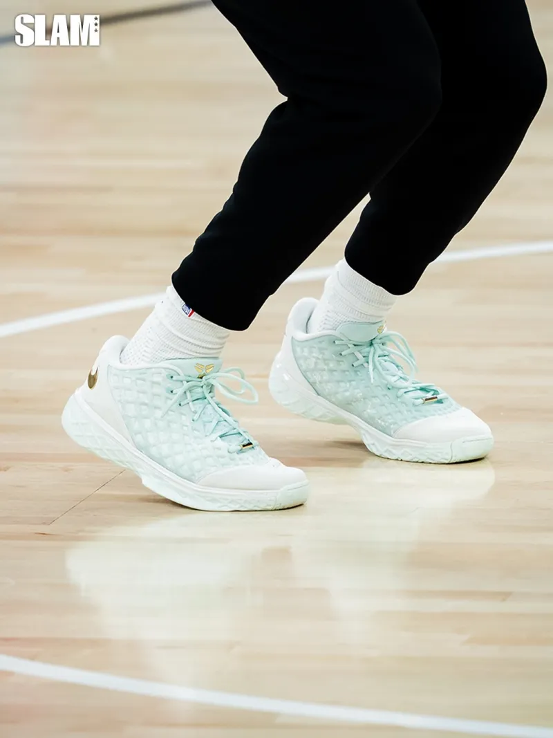 开云应用-布伦森换穿Kobe3Low&amp;amp;Kobe6，砍下30分3篮板2助攻