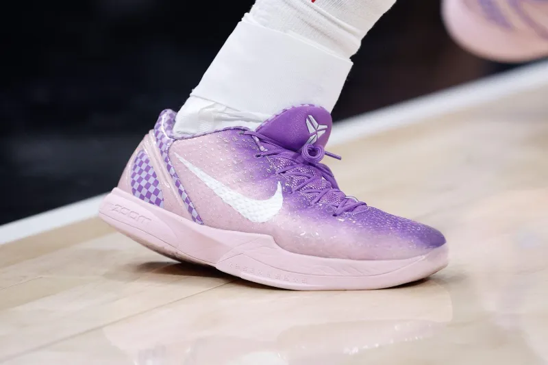 开云应用-布伦森换穿Kobe3Low&amp;amp;Kobe6，砍下30分3篮板2助攻